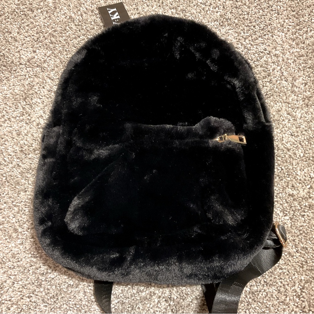 NWT Faux Fur Backpack, one size, black, so cute!